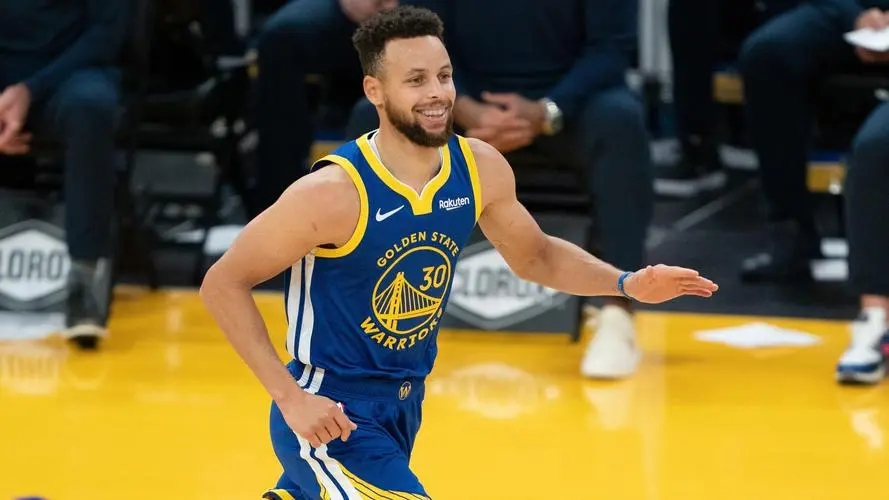 勇士真的没救了，格林已经公开质疑球队为何不交易库里了