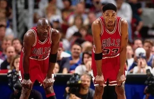 以前的球员打不了现在的小球战术，别以为他们就是最好的